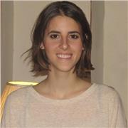 Bióloga y profesora imparte clases adaptadas a varios niveles